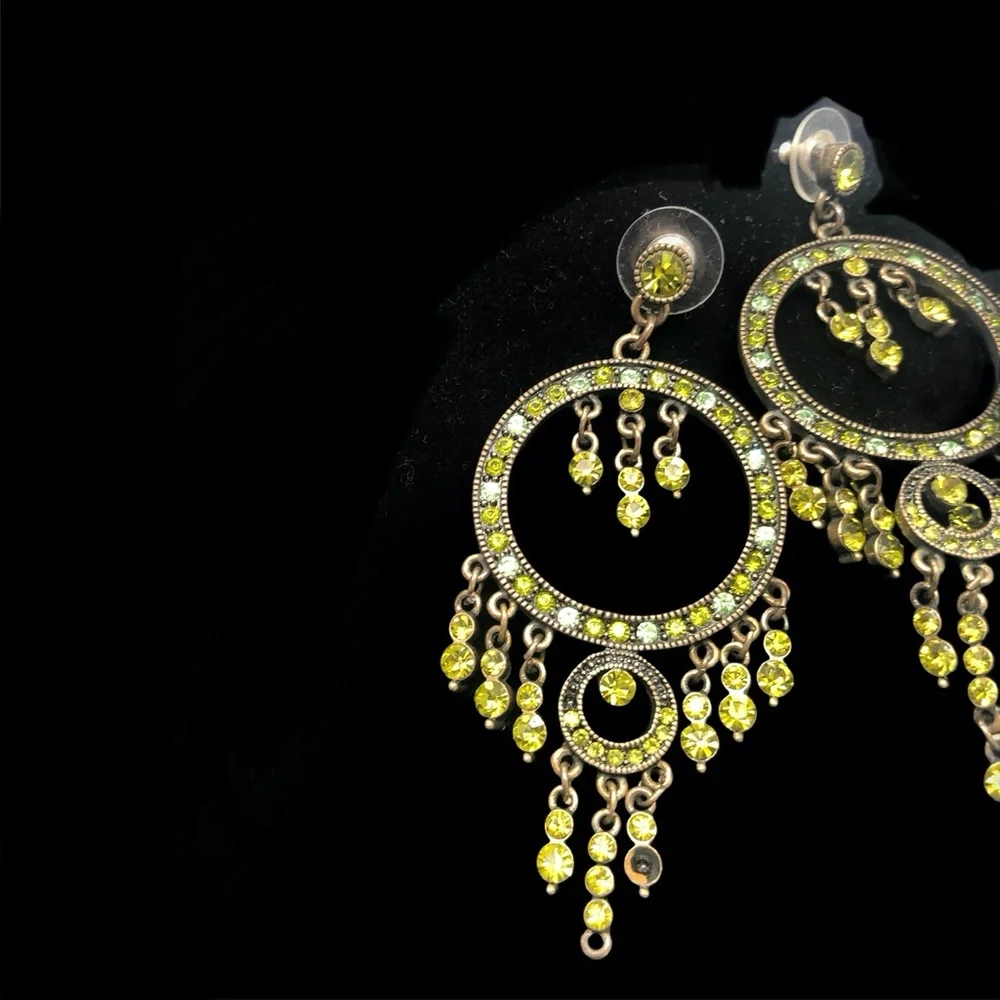 VINTAGE GREEN CRYSTAL CHANDELIER DROP EARRINGS